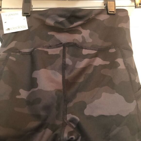 IDEOLOGY - L Sz XS Compression Active 7/8 Ankle Leggings in Camo Black. NWT! - Picture 12 of 14